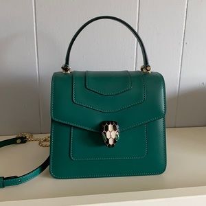 Serpenti forever top handle calf leather. Emerald green/light gold hardware